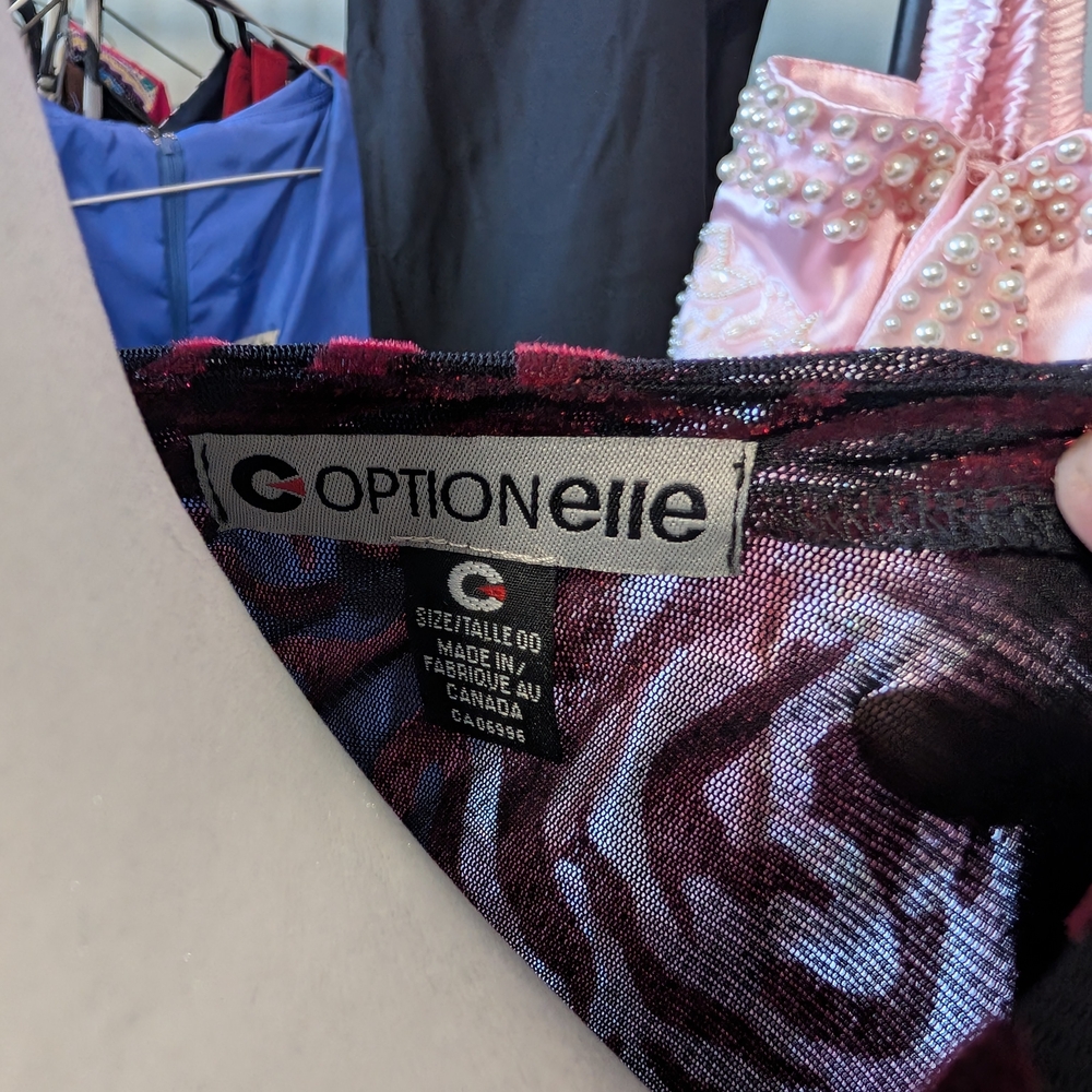 *Sold*Optionelle Red and Black Burnout Velvet Floral Top - Picture 4 of 4